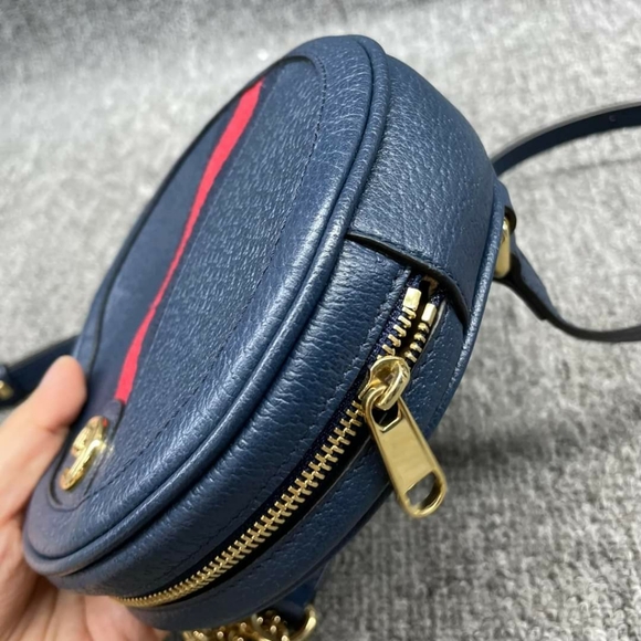 100% Authentic Gucci Leather Round Backpack 499-110324 - Picture 4 of 13